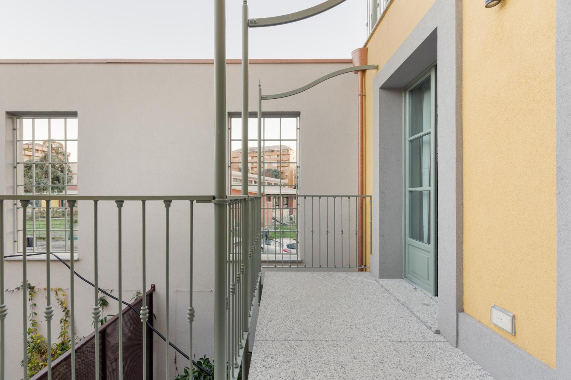 Modern Apartment In Milan With Balcony Kültér fotó