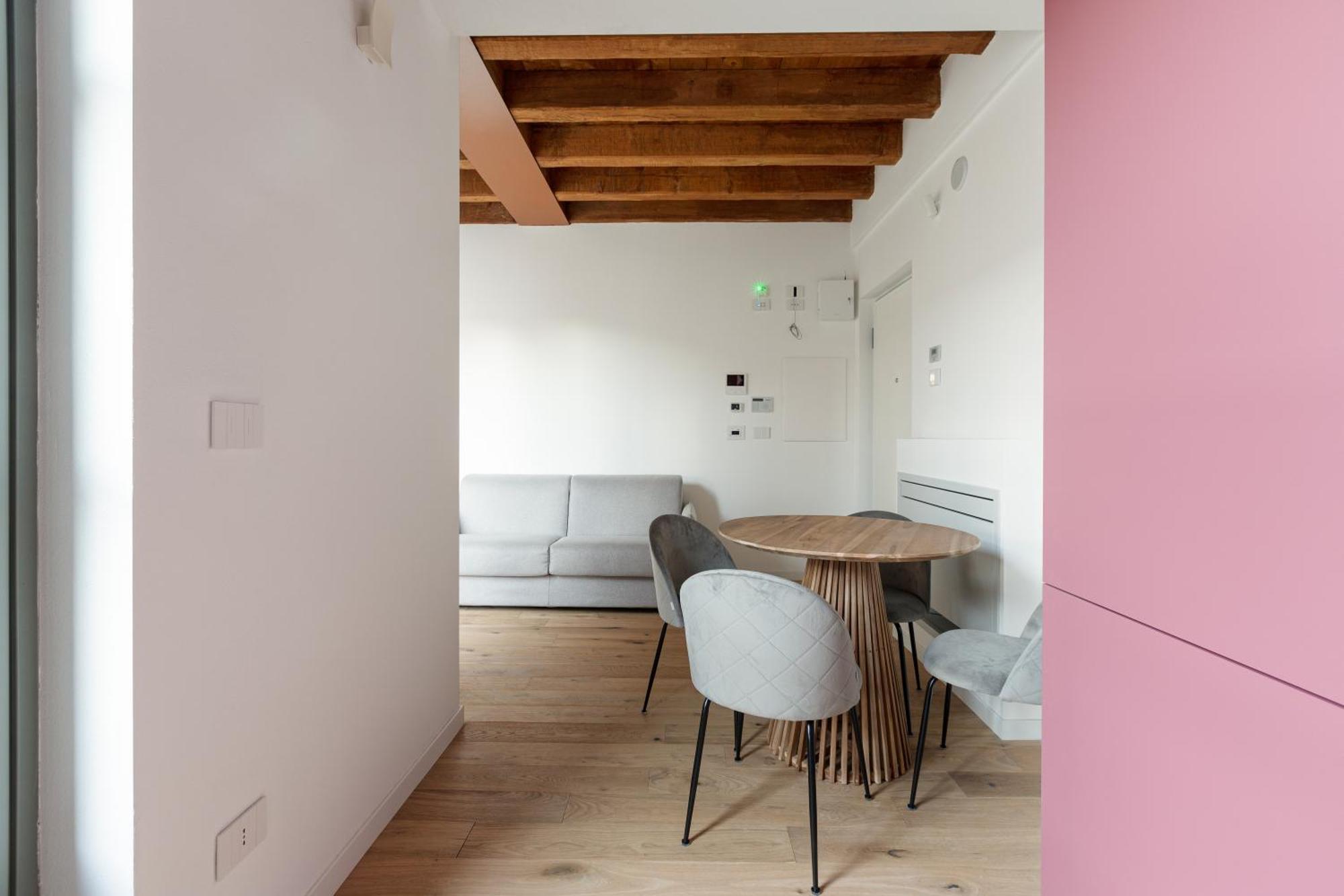 Modern Apartment In Milan With Balcony Kültér fotó